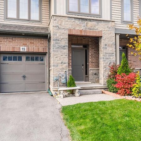 Globalstay Modern Townhomes In Lakeshore Steps To The Beach Hamilton Exterior foto