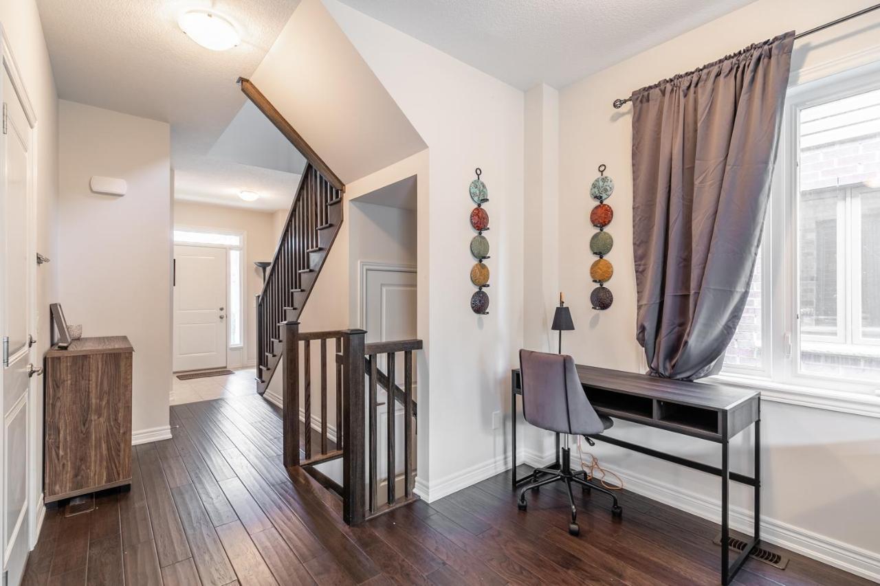Globalstay Modern Townhomes In Lakeshore Steps To The Beach Hamilton Exterior foto