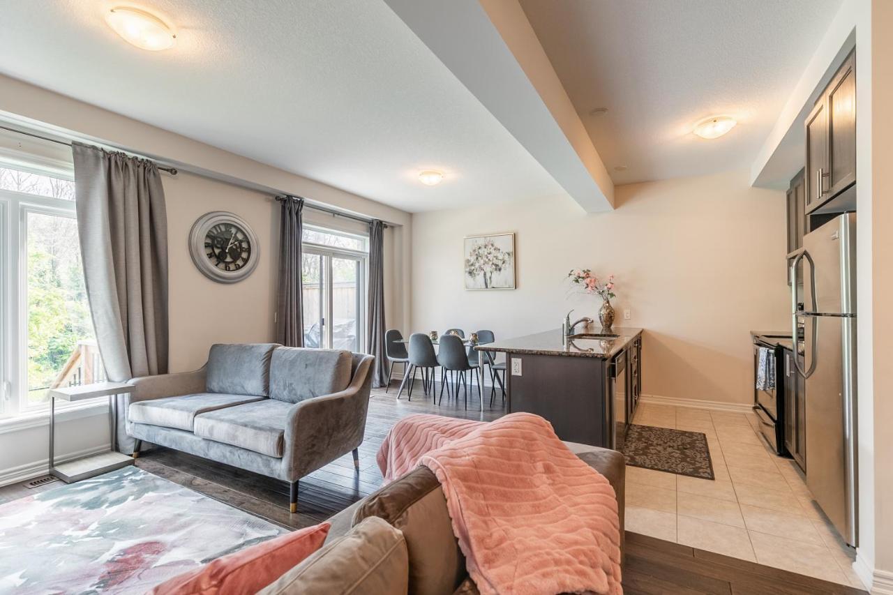 Globalstay Modern Townhomes In Lakeshore Steps To The Beach Hamilton Exterior foto