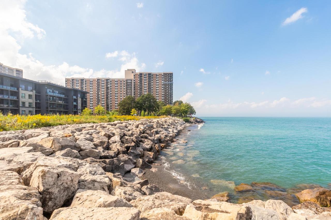Globalstay Modern Townhomes In Lakeshore Steps To The Beach Hamilton Exterior foto