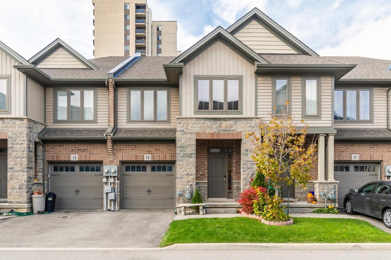 Globalstay Modern Townhomes In Lakeshore Steps To The Beach Hamilton Exterior foto