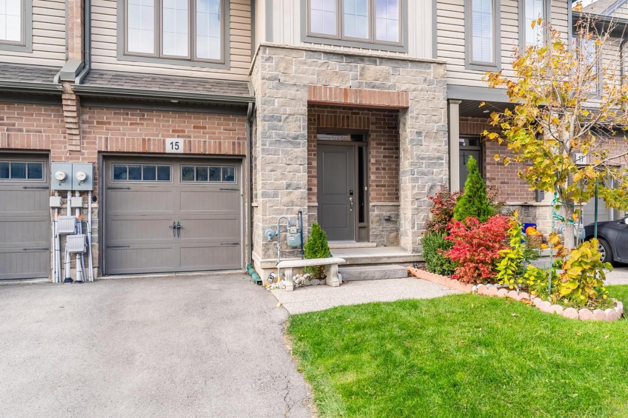 Globalstay Modern Townhomes In Lakeshore Steps To The Beach Hamilton Exterior foto
