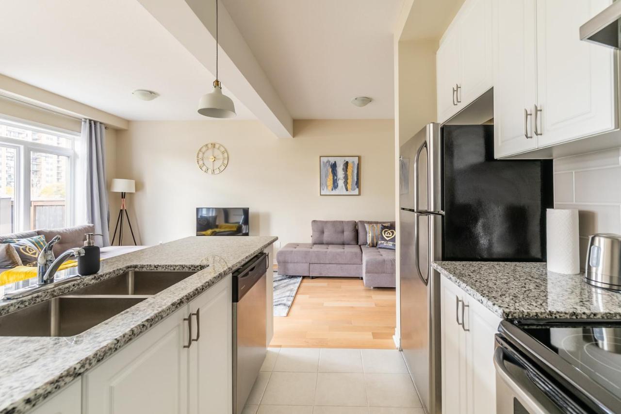 Globalstay Modern Townhomes In Lakeshore Steps To The Beach Hamilton Exterior foto