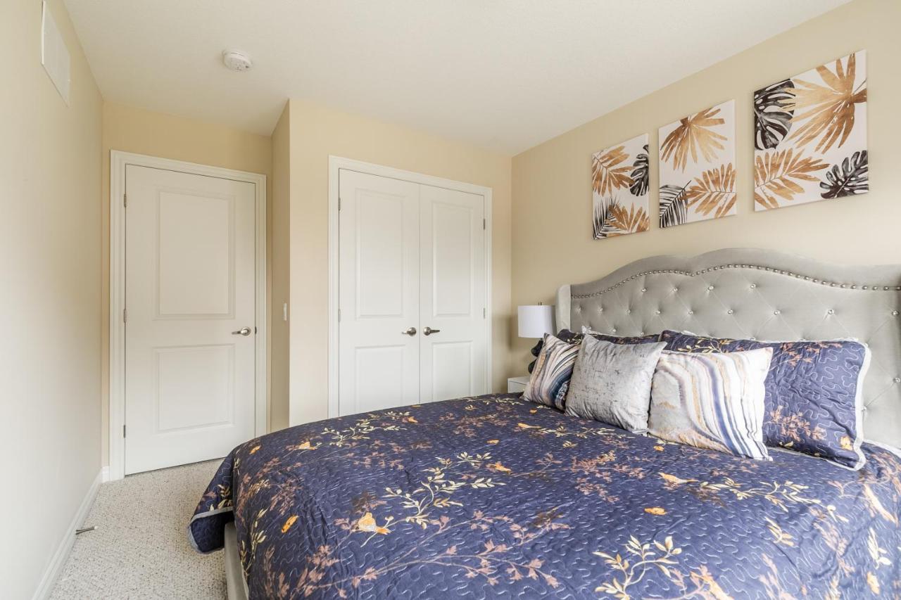 Globalstay Modern Townhomes In Lakeshore Steps To The Beach Hamilton Exterior foto